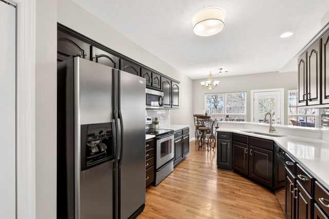 6752 Sunnywood Dr, Nashville, TN 37211