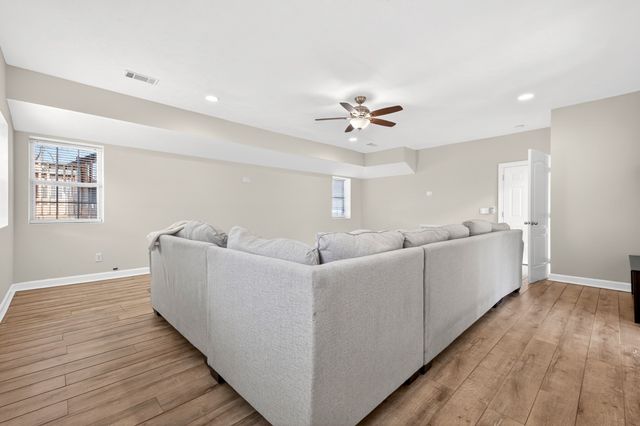 6752 Sunnywood Dr, Nashville, TN 37211