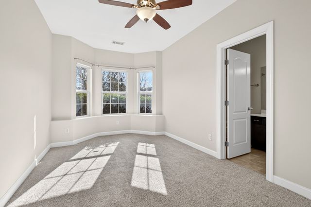 6752 Sunnywood Dr, Nashville, TN 37211