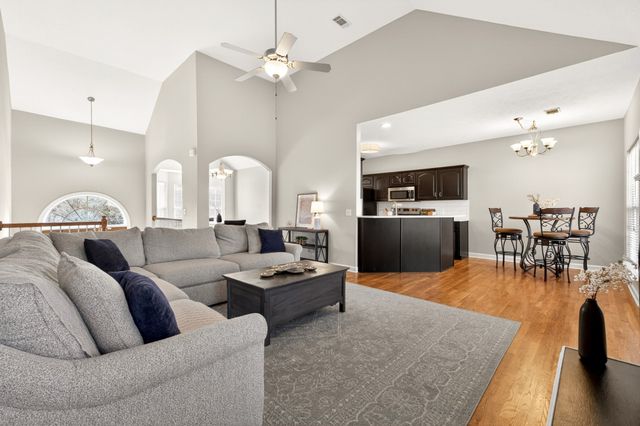 6752 Sunnywood Dr, Nashville, TN 37211