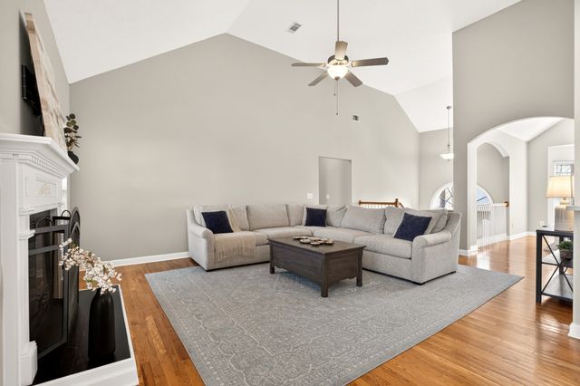 6752 Sunnywood Dr, Nashville, TN 37211