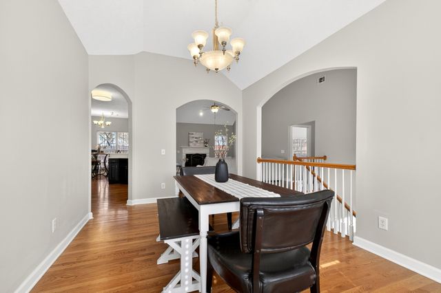 6752 Sunnywood Dr, Nashville, TN 37211