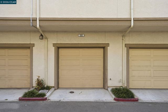 252 Sullivan Way, Hayward, CA 94541