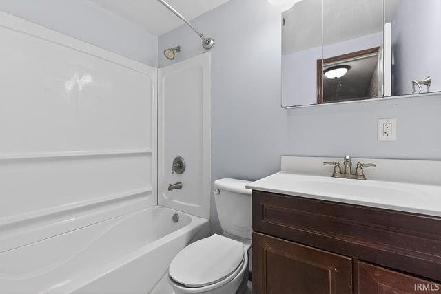 10450 Appletree Lane, Osceola, IN 46561