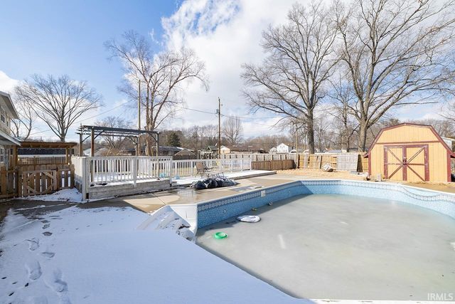 10450 Appletree Lane, Osceola, IN 46561