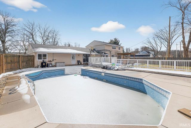 10450 Appletree Lane, Osceola, IN 46561