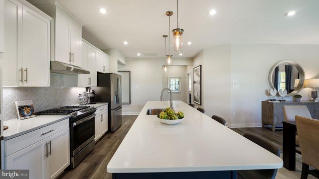 1000 GILRAY DR, Downingtown, PA 19335