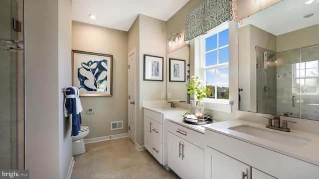 1000 GILRAY DR, Downingtown, PA 19335