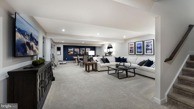 1000 GILRAY DR, Downingtown, PA 19335