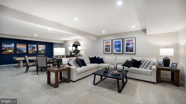 1000 GILRAY DR, Downingtown, PA 19335