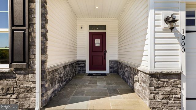 1000 GILRAY DR, Downingtown, PA 19335
