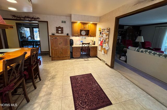 1440 S Stadium Road, Oregon, OH 43616