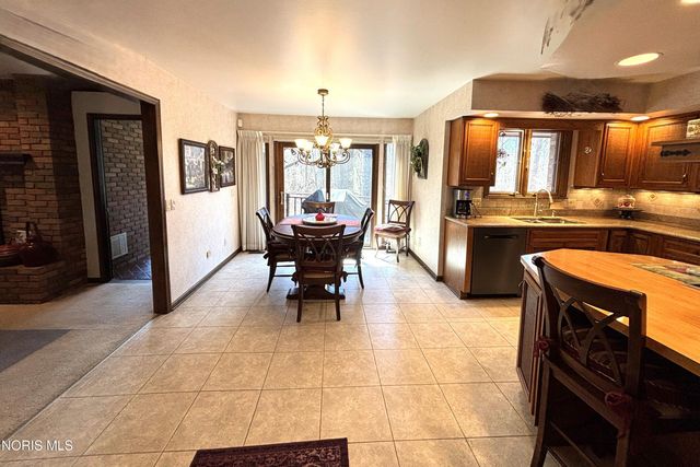 1440 S Stadium Road, Oregon, OH 43616