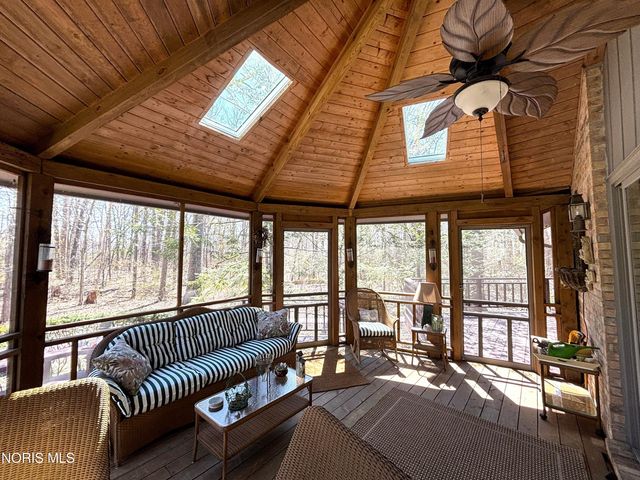 1440 S Stadium Road, Oregon, OH 43616
