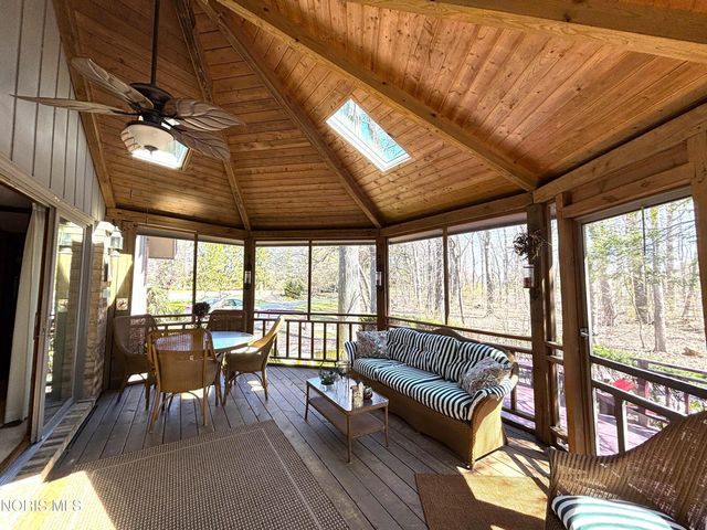1440 S Stadium Road, Oregon, OH 43616
