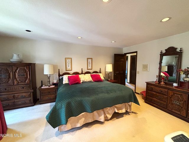 1440 S Stadium Road, Oregon, OH 43616