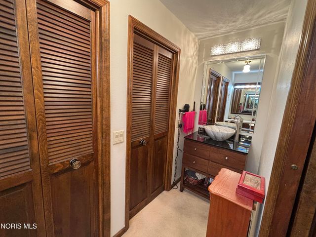 1440 S Stadium Road, Oregon, OH 43616
