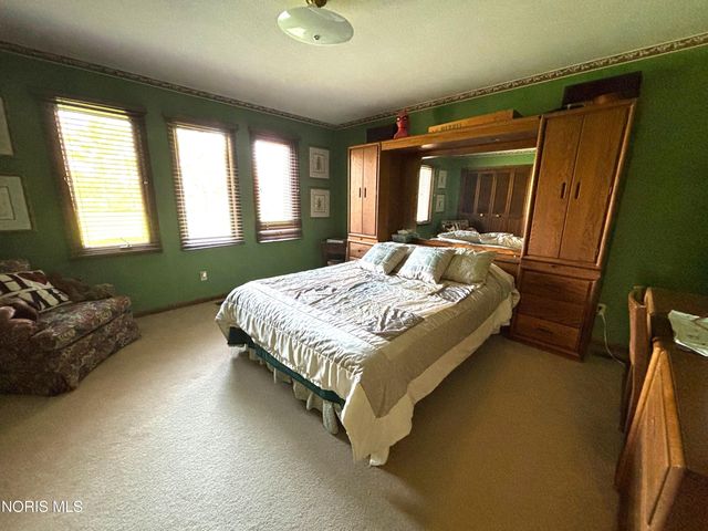 1440 S Stadium Road, Oregon, OH 43616