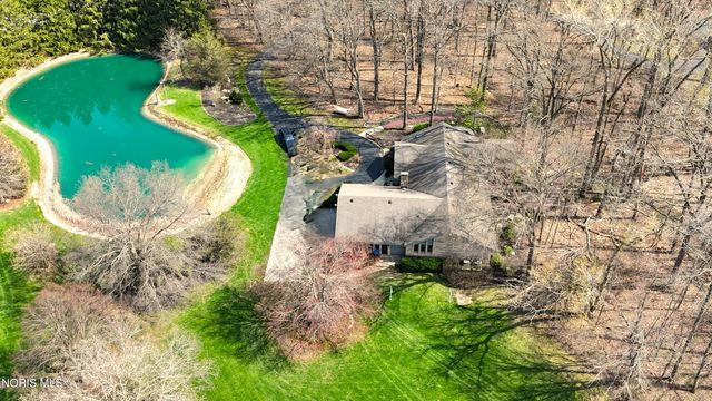 1440 S Stadium Road, Oregon, OH 43616