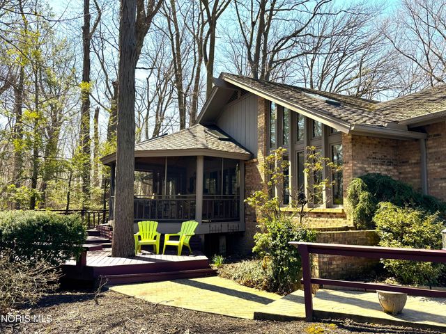 1440 S Stadium Road, Oregon, OH 43616