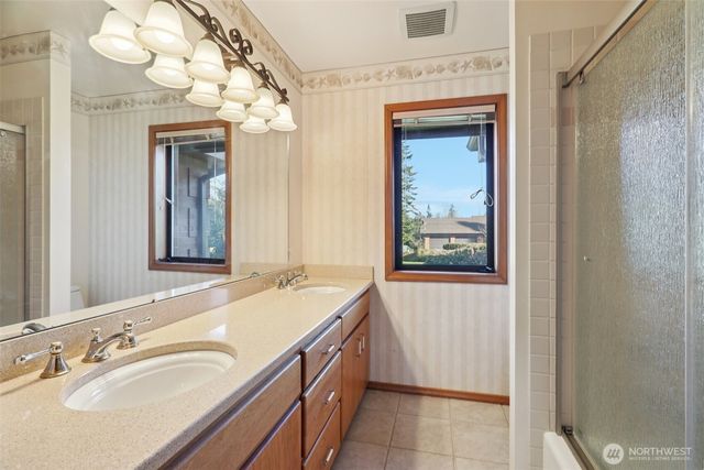 2910 13th Street SW, Puyallup, WA 98373