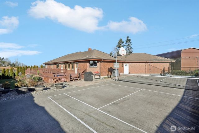 2910 13th Street SW, Puyallup, WA 98373