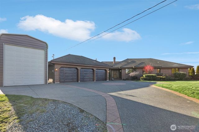 2910 13th Street SW, Puyallup, WA 98373