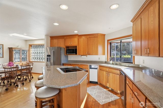 2910 13th Street SW, Puyallup, WA 98373