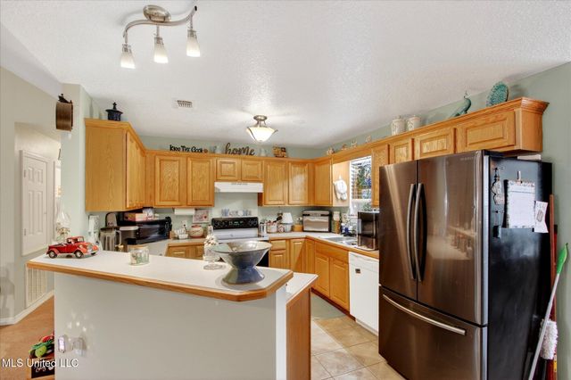 2513 Krystal Lane, Vancleave, MS 39565