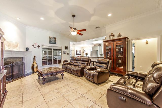 256 Tulip Dr, Houma, LA 70360