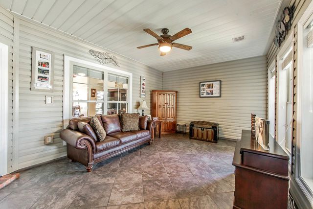 256 Tulip Dr, Houma, LA 70360