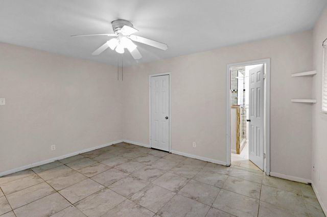 5554 Beechnut Street, Houston, TX 77096