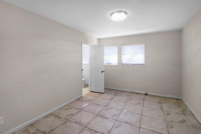 5554 Beechnut Street, Houston, TX 77096