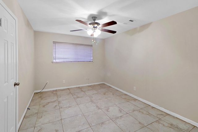5554 Beechnut Street, Houston, TX 77096