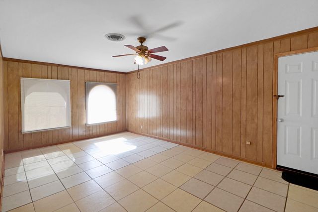 5554 Beechnut Street, Houston, TX 77096