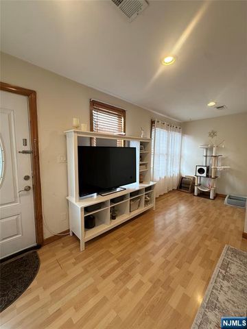 35 Ralph Street, Belleville, NJ 07109