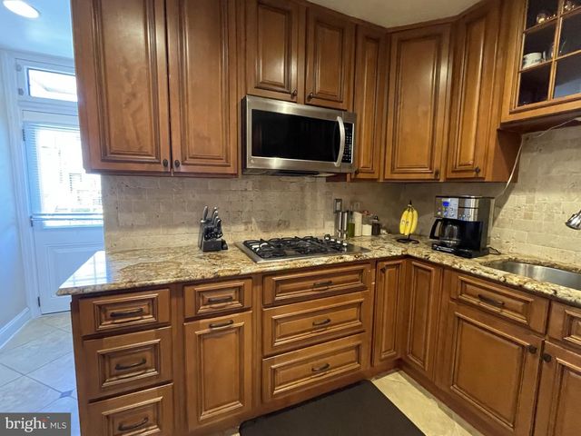 825 S BOULDIN ST, Baltimore, MD 21224