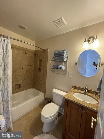 825 S BOULDIN ST, Baltimore, MD 21224