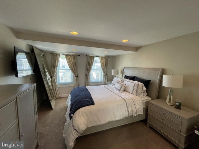 825 S BOULDIN ST, Baltimore, MD 21224