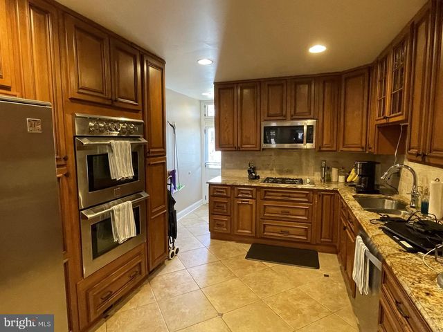 825 S BOULDIN ST, Baltimore, MD 21224