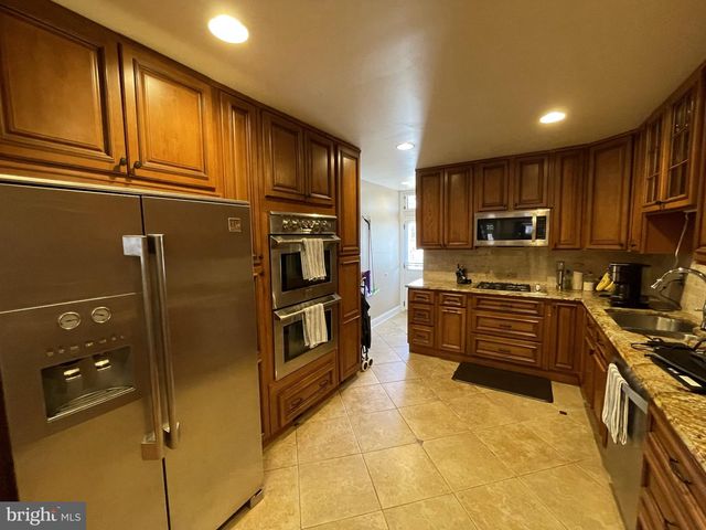 825 S BOULDIN ST, Baltimore, MD 21224