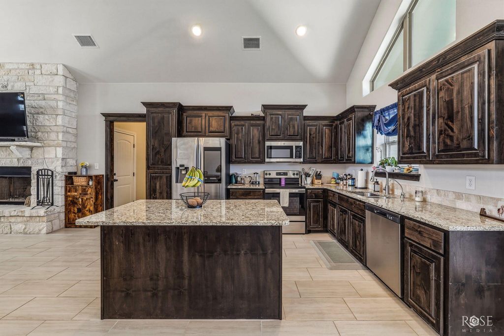 Image 11 of property listing at 3328 Reindeer Run, San Angelo, TX 76901