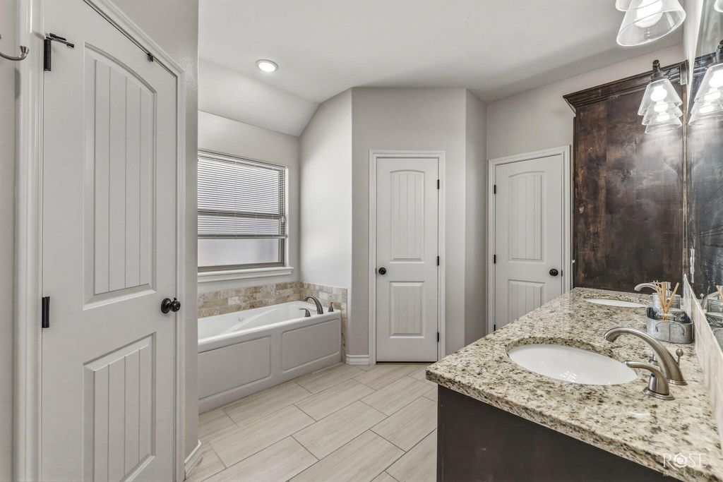 Image 15 of property listing at 3328 Reindeer Run, San Angelo, TX 76901