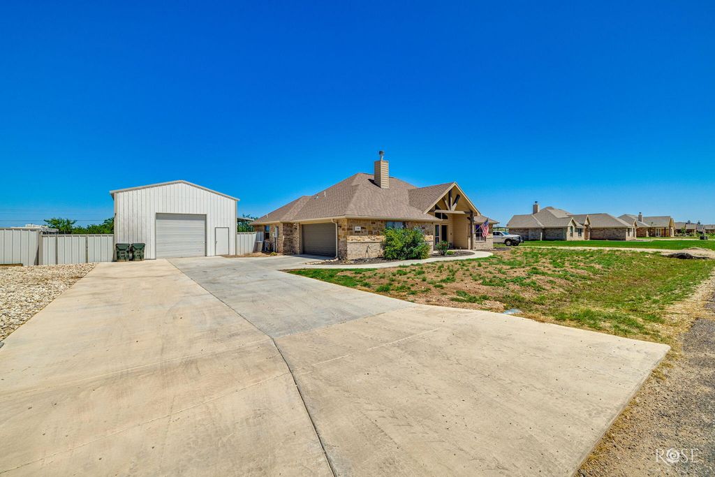 Image 2 of property listing at 3328 Reindeer Run, San Angelo, TX 76901
