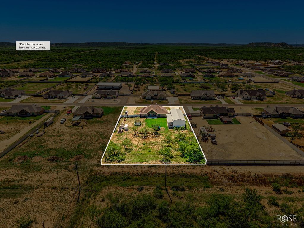Image 37 of property listing at 3328 Reindeer Run, San Angelo, TX 76901