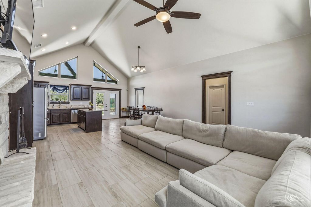Image 8 of property listing at 3328 Reindeer Run, San Angelo, TX 76901