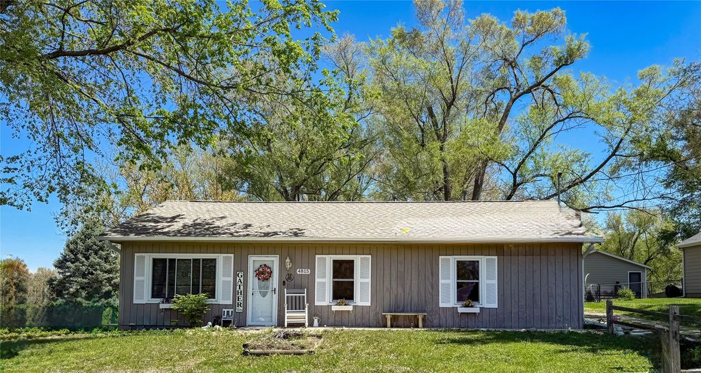 4815 NW 53RD Court, Des Moines, IA 50310