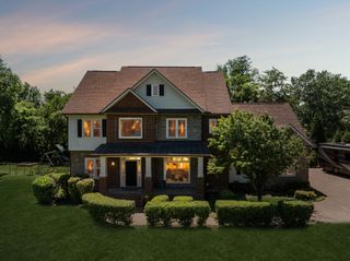 2203 Oakleaf Ct, Franklin, TN 37064