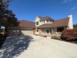 23121 Leighwood Drive, Woodhaven, MI 48183