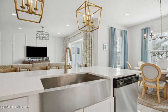 668 RUM RUNNER Way, St. Johns, FL 32259